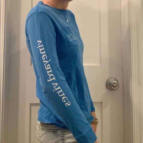 vineyard vines shirt!! - Picture 2 of 5